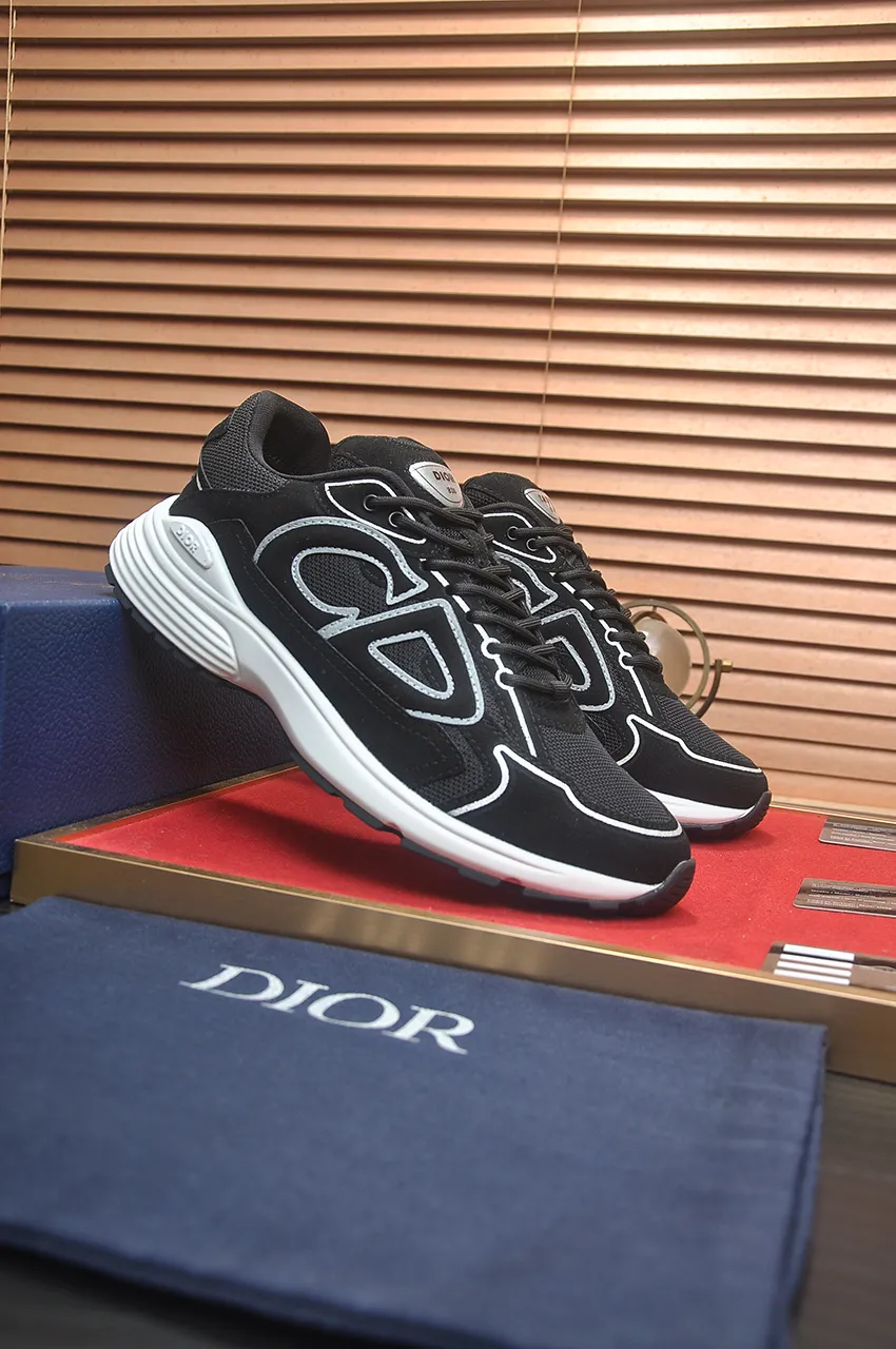 Men's men's shoes 💰: 500💶 (top original order) Brand: Dior (Dior) Standard code: Men's code 38-44 (45 customized) Grade: Same as the official website Material: Top original cowhide spliced ​​together Original wear-resistant and lightweight outsole Style category: Fashionable casual shoes Distinguished luxury brand elements top luxury Color: Actual picture color